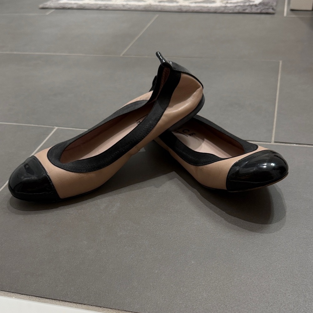 Office London Black and Tan Women's Flats Size 39/8